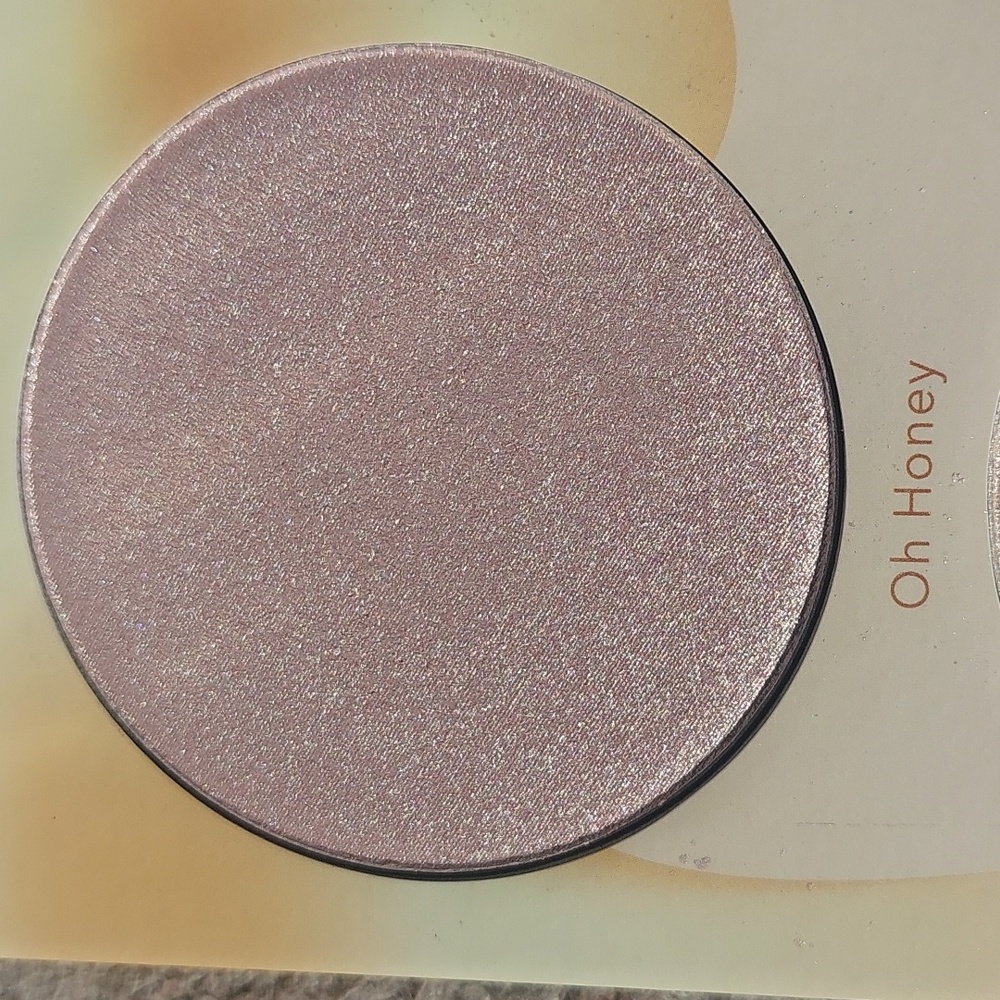 Beauty bakerie milk and honey highlighter palette